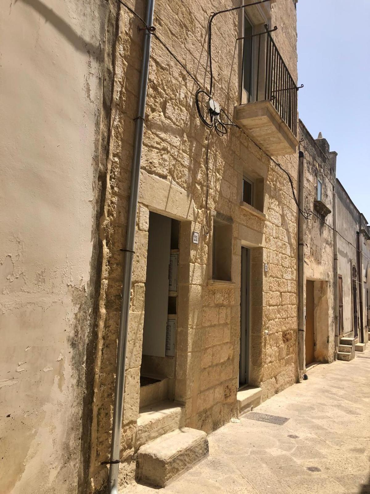 Odegos Monolocali Vico Sant'Antonio Carpignano Salentino Exterior foto