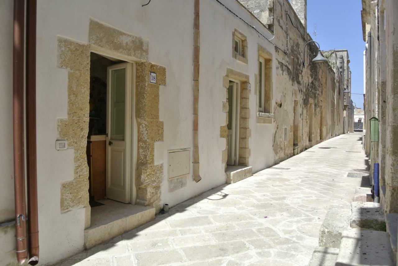 Odegos Monolocali Vico Sant'Antonio Carpignano Salentino Exterior foto